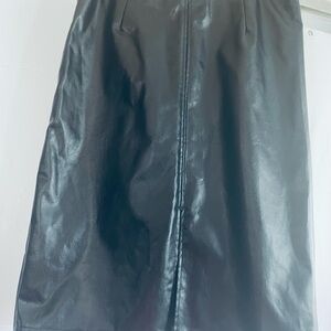 Elegant Black Leather Skirt